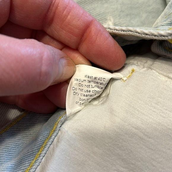 ETWO Embroidered High Rise Distressed Raw Hem Jean Shorts - Picture 12 of 12